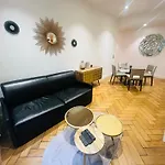 Appartement Tour Eiffel Montaigne