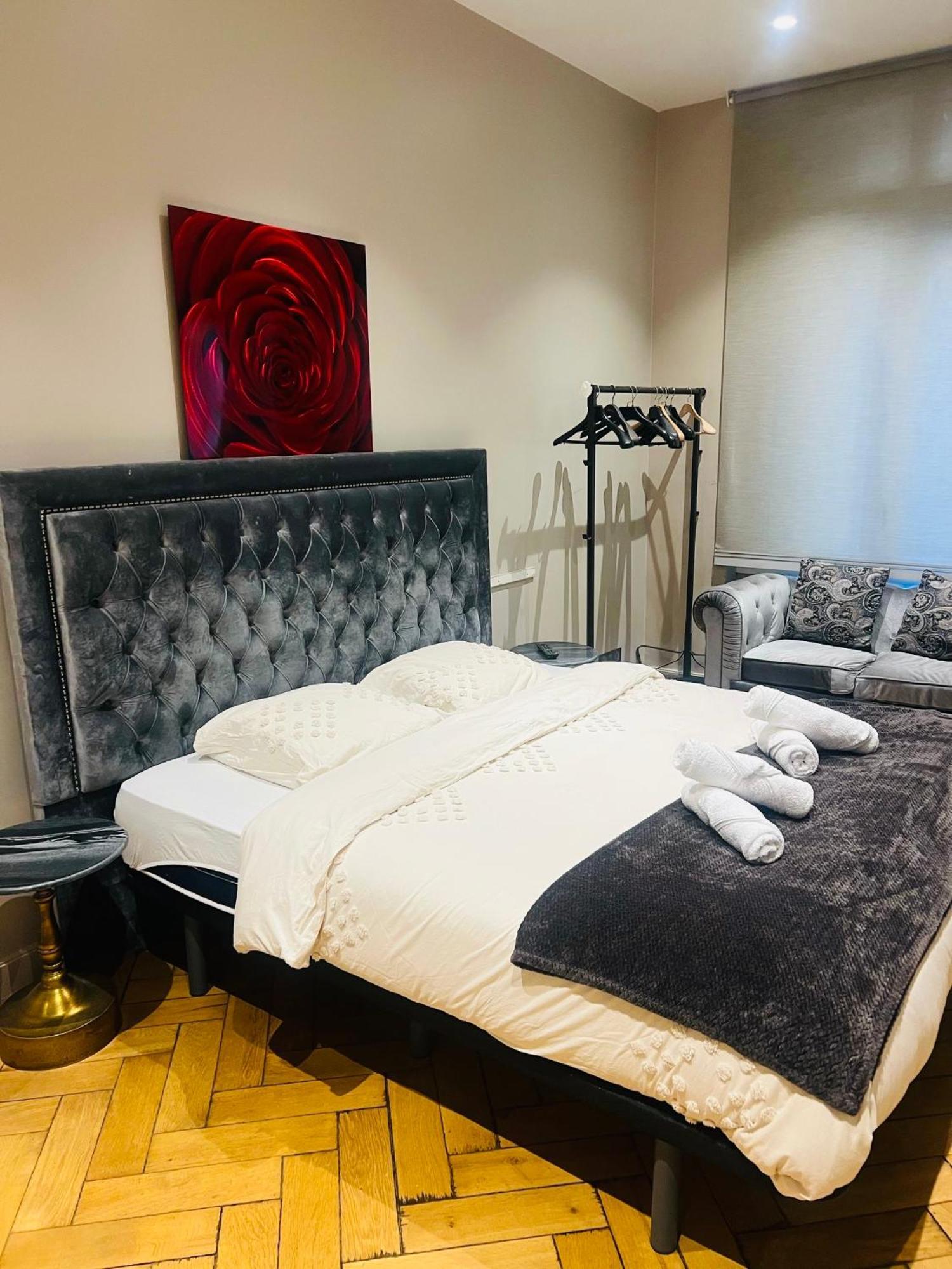 Tour Eiffel Montaigne Appartement