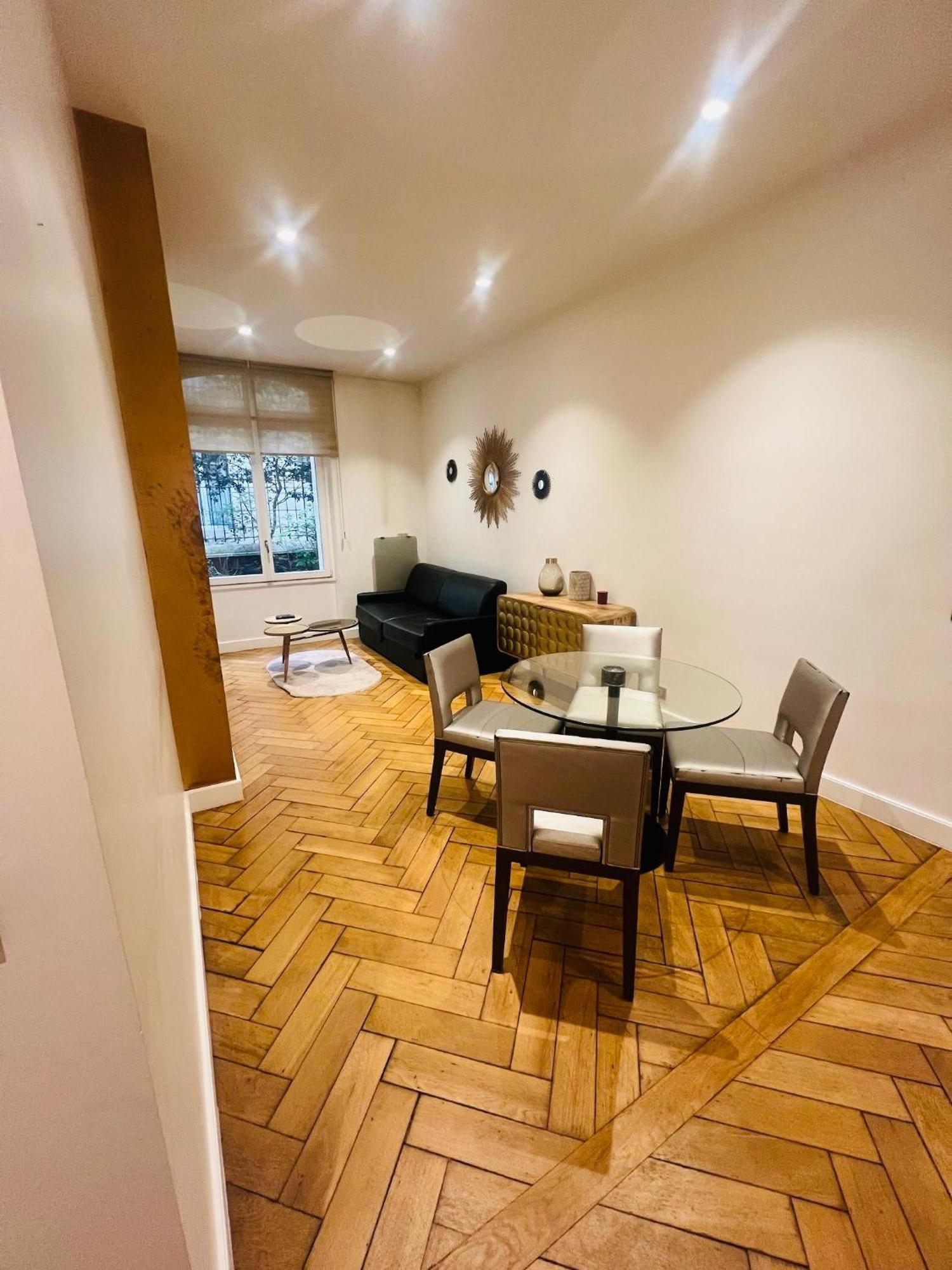 Appartement Tour Eiffel Montaigne