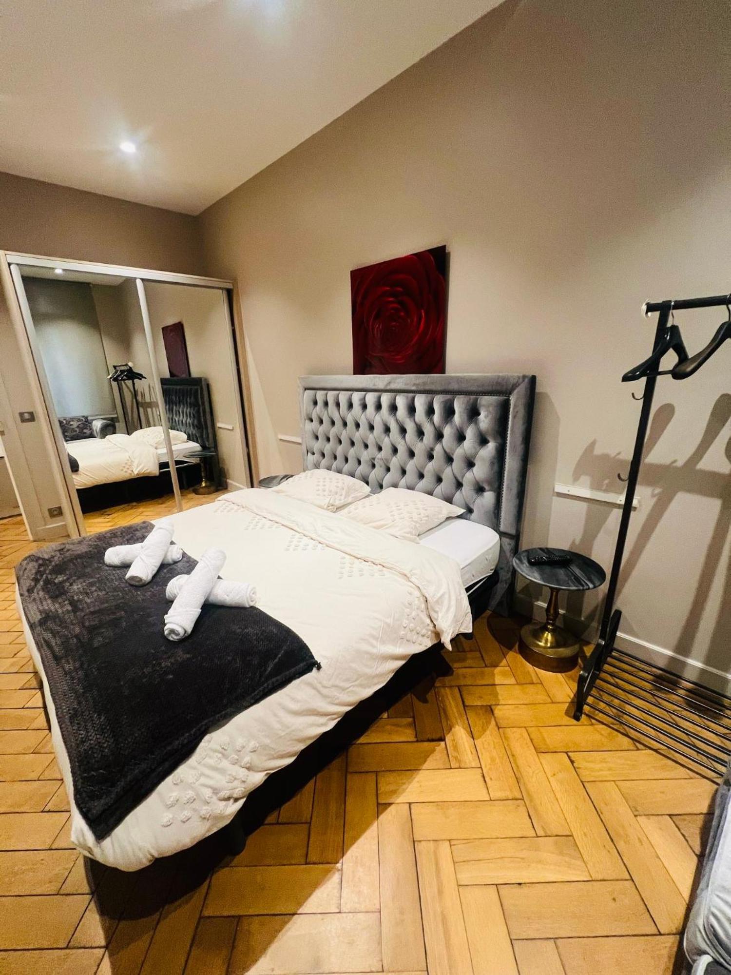 Tour Eiffel Montaigne Appartement Parijs